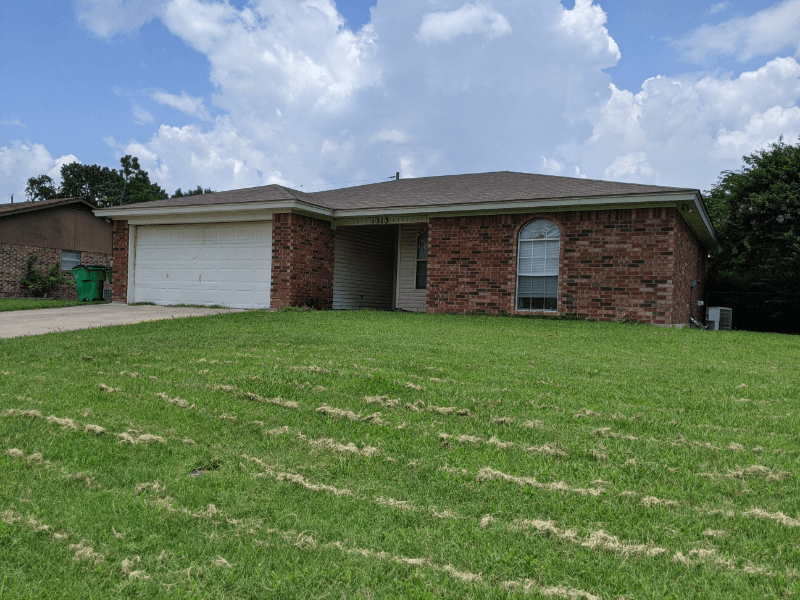 Gainesville House: 1513 Natalie Dr