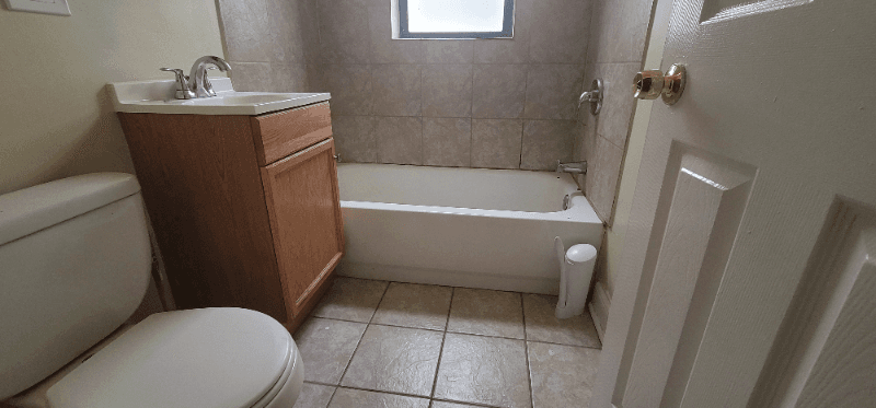 Chicago Apartment: 4850 W Adams St