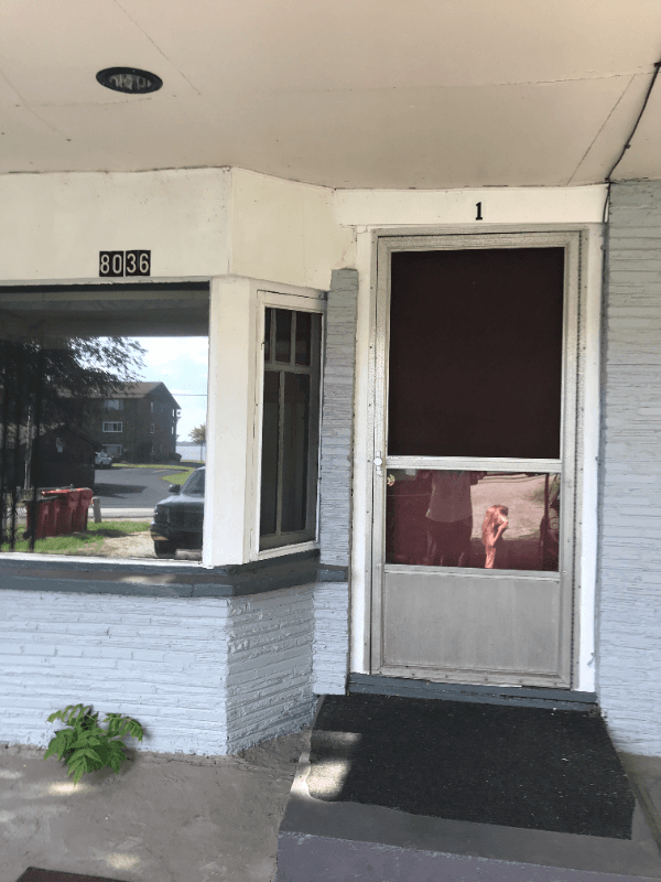 Cedar Lake Apartment: 8036 Lake Shore Dr.