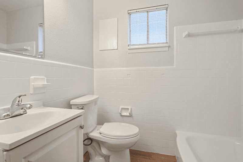 Gretna Apartment: 1536 Stumpf Blvd