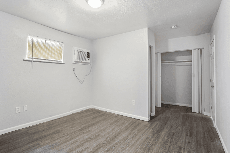 Gretna Apartment: 1536 Stumpf Blvd