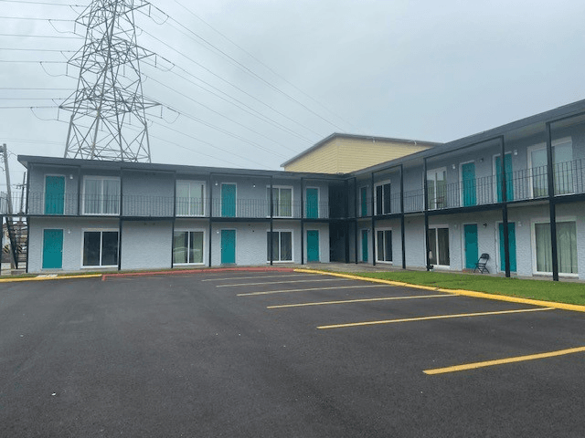 Gretna Apartment: 1536 Stumpf Blvd