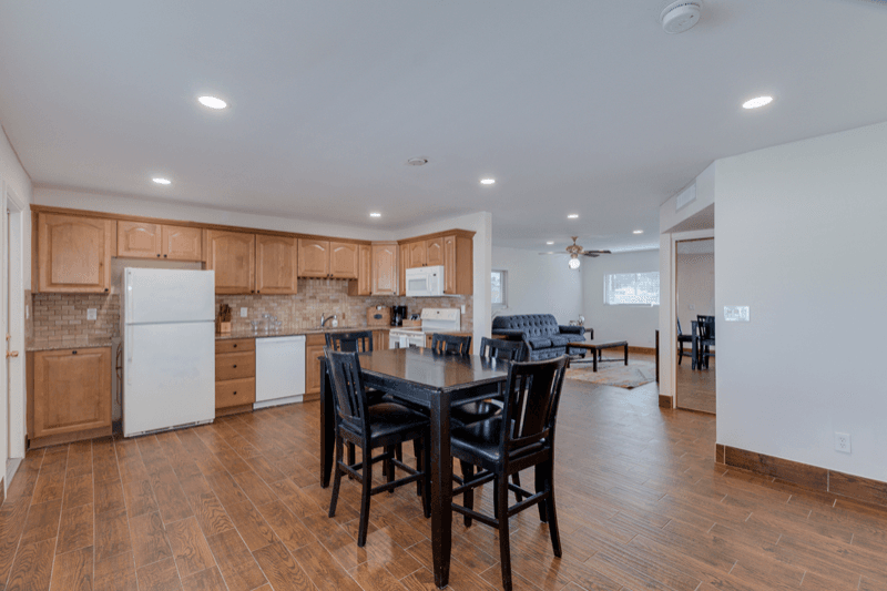 Mesa House: 942 W Mclellan Rd
