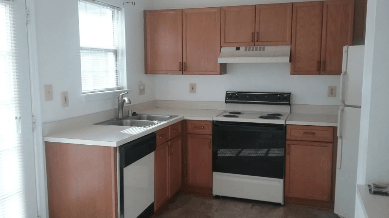 Manassas Townhome: 7984 Copperfield Way