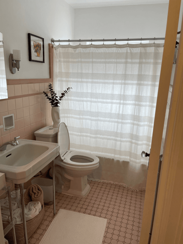 Cincinnati Apartment: 909 Ellison