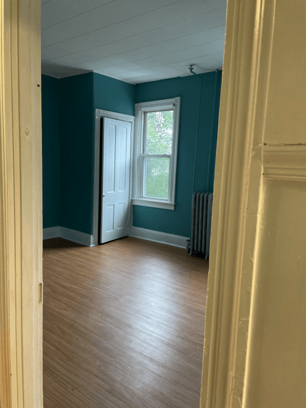 Easton Apartment: 203 S 15th St