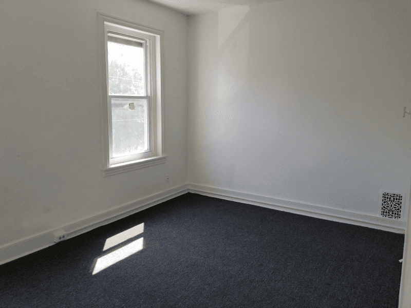 Reading House: 256 S 13th St