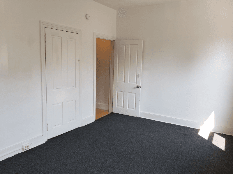 Reading House: 256 S 13th St