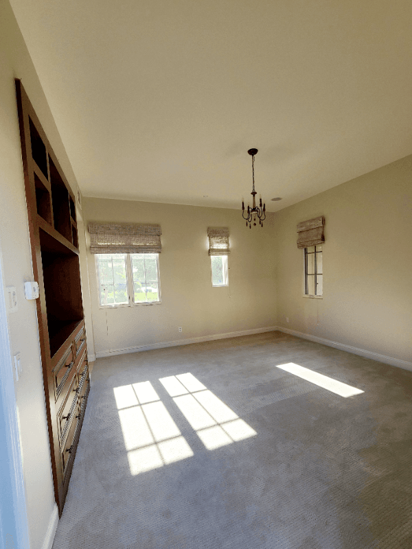 San Diego House: 8256 The Landing Way