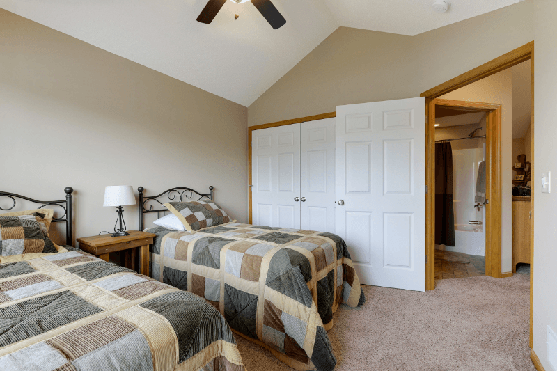 Rogers Townhome: 24092 Rivers Edge Rd