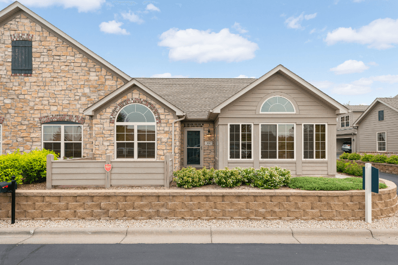 Rogers Townhome: 24092 Rivers Edge Rd
