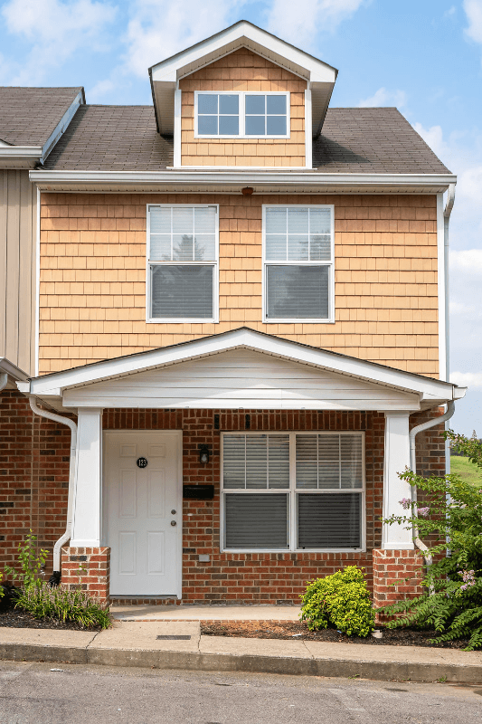 Columbia Townhome: 123 Kathryn Ct
