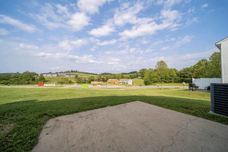 Columbia Townhome: 123 Kathryn Ct