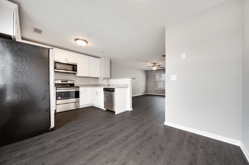 Columbia Townhome: 123 Kathryn Ct