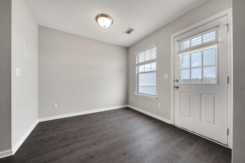 Columbia Townhome: 123 Kathryn Ct