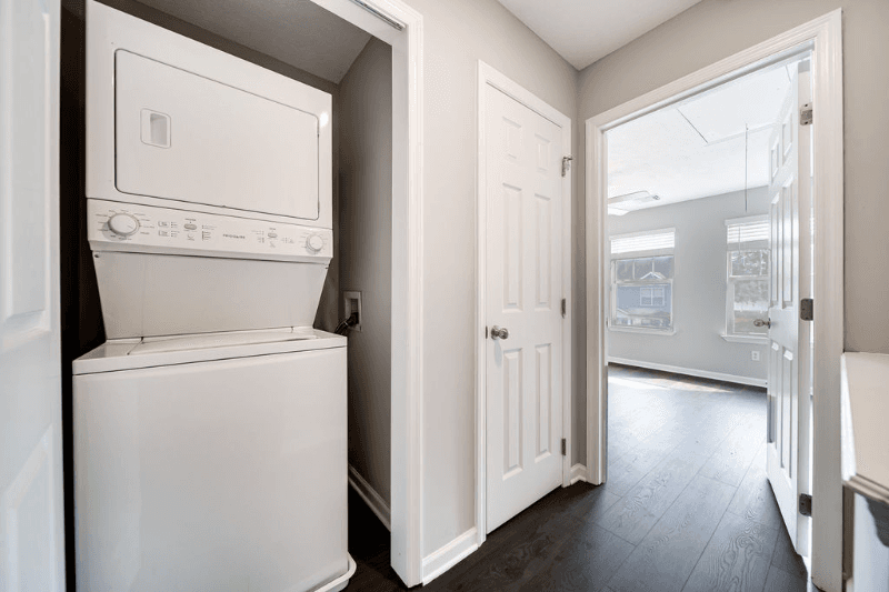 Columbia Townhome: 123 Kathryn Ct