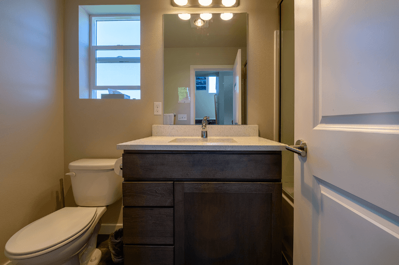 Seattle Apartment: 2403 Boylston Ave