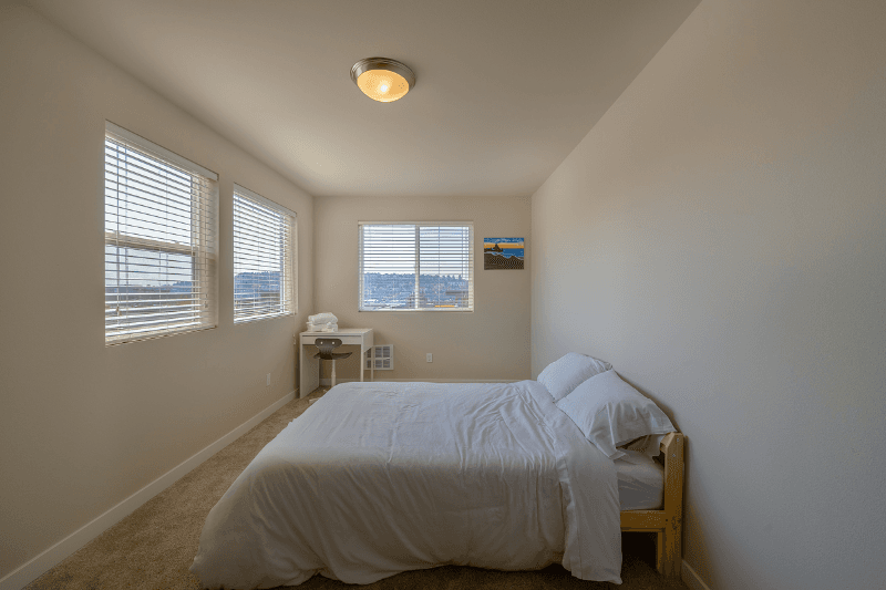 Seattle Apartment: 2403 Boylston Ave