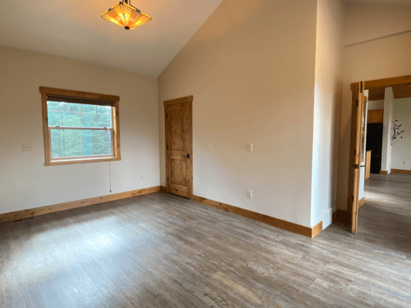 Kalispell House: 190 Deerfoot Trl