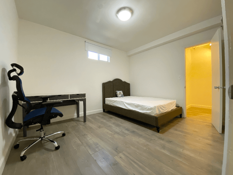 Santa Monica Apartment: 3202 Santa Monica Blvd