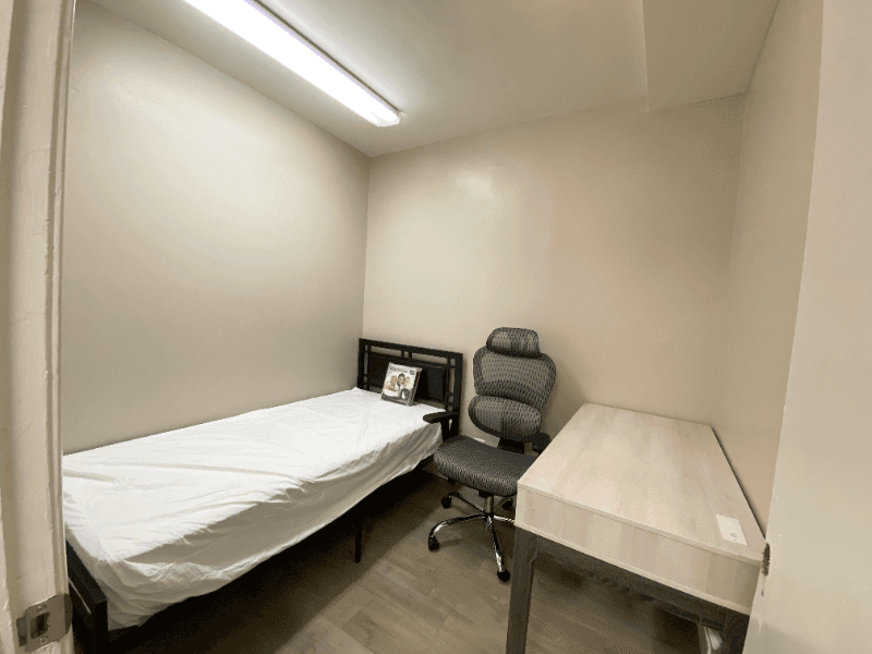Santa Monica Apartment: 3202 Santa Monica Blvd