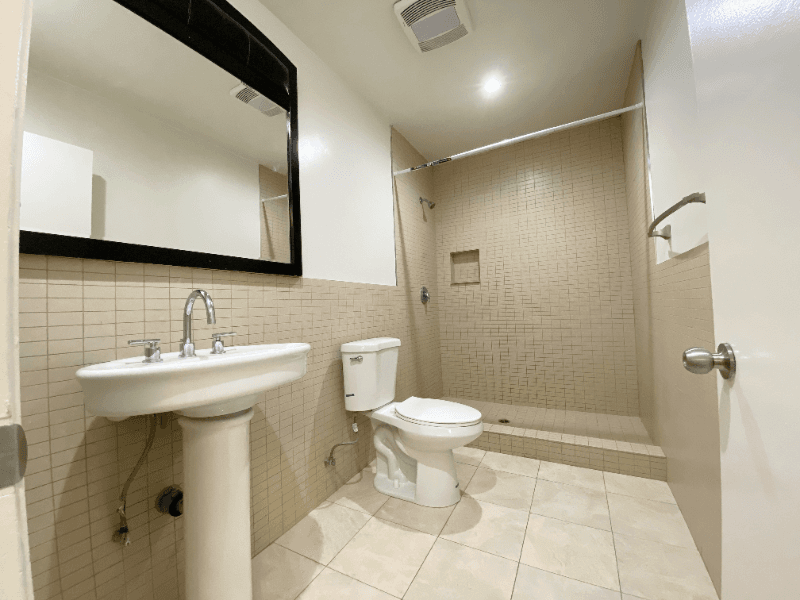 Santa Monica Apartment: 3202 Santa Monica Blvd