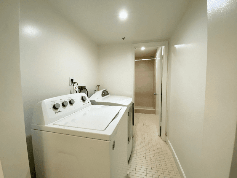 Santa Monica Apartment: 3202 Santa Monica Blvd