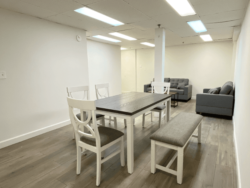 Santa Monica Apartment: 3202 Santa Monica Blvd