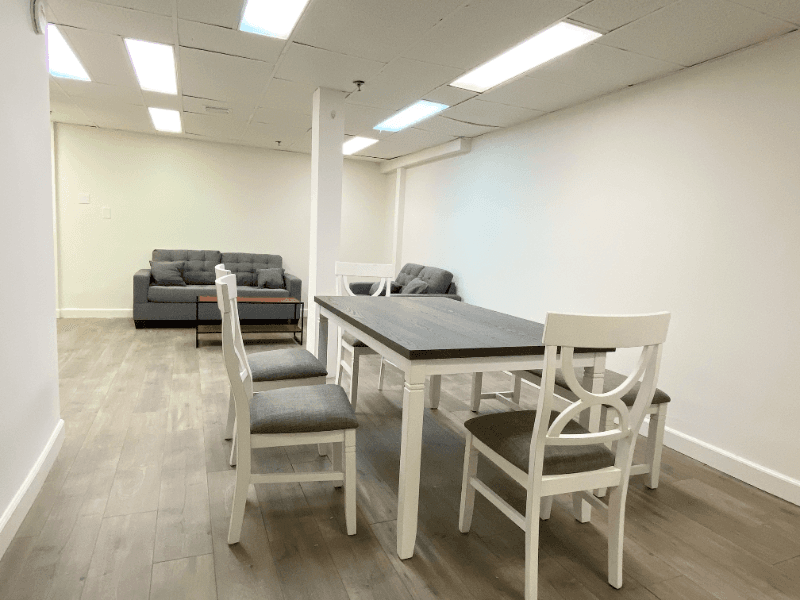 Santa Monica Apartment: 3202 Santa Monica Blvd