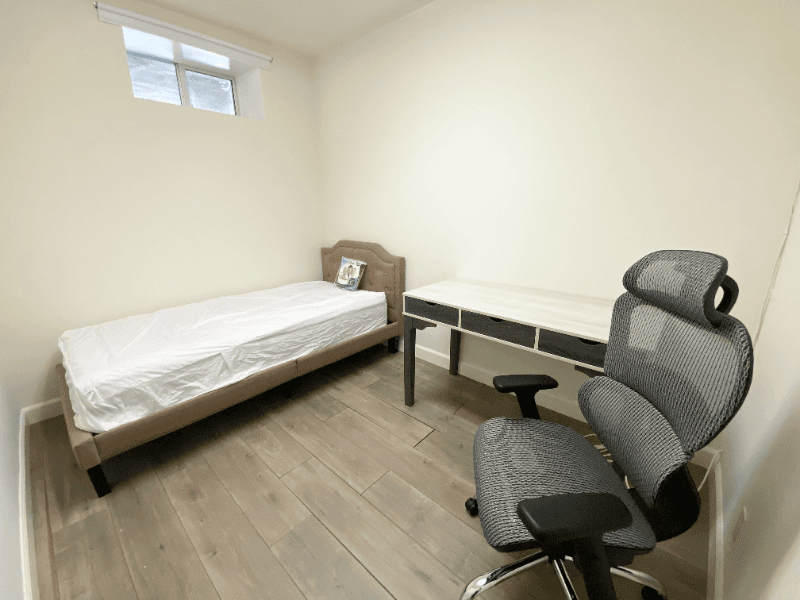 Santa Monica Apartment: 3202 Santa Monica Blvd