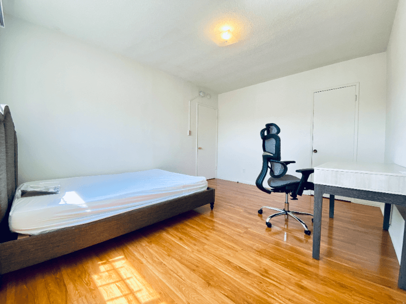 Los Angeles Apartment: 11510 Ohio Ave
