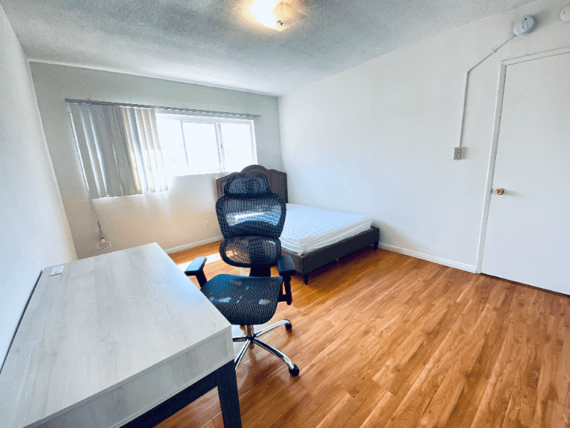 Los Angeles Apartment: 11510 Ohio Ave