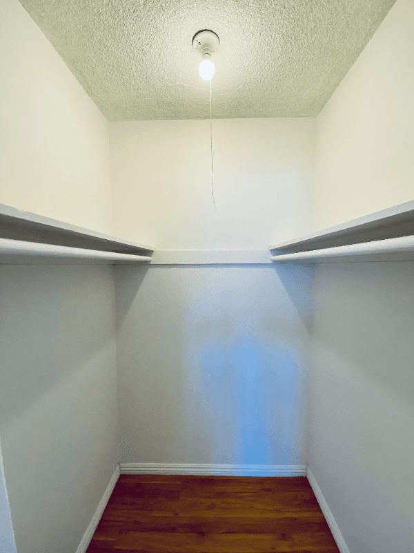 Los Angeles Apartment: 11510 Ohio Ave