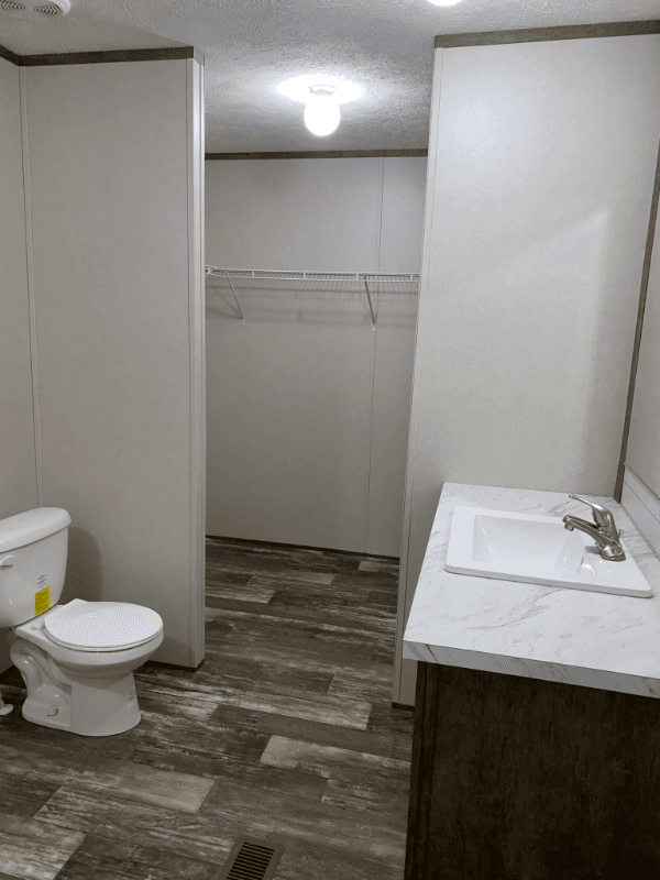 Cleves House: 5884 Island Dr