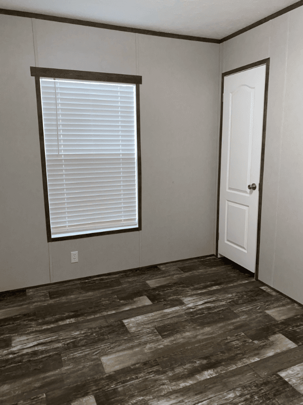 Cleves House: 5884 Island Dr