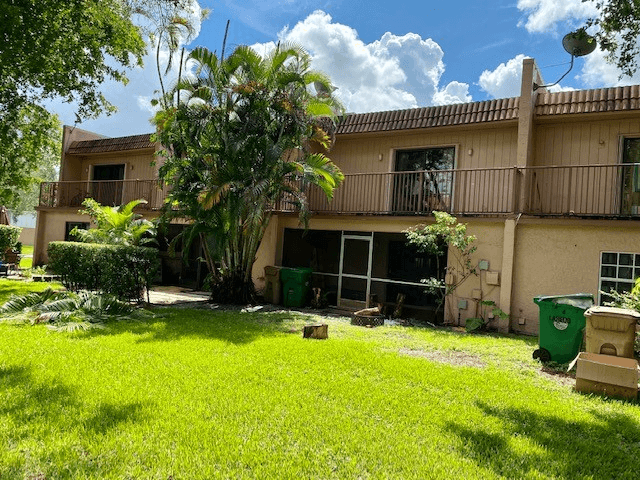 Davie Townhome: 3 Laredo Pl