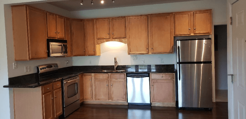 Valley Park Condo: 885 Forest Ave