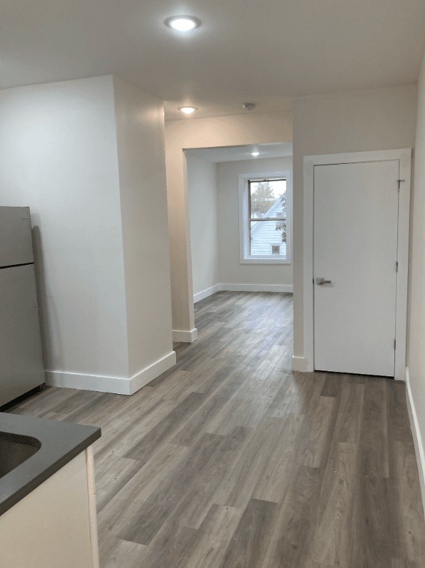 Jersey City Apartment: 201 Claremont Ave