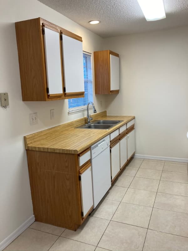 Vero Beach Apartment: 1200 6th Drive