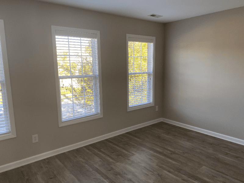 Raleigh House: 8000 Willowglen Dr