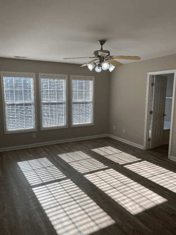 Raleigh House: 8000 Willowglen Dr