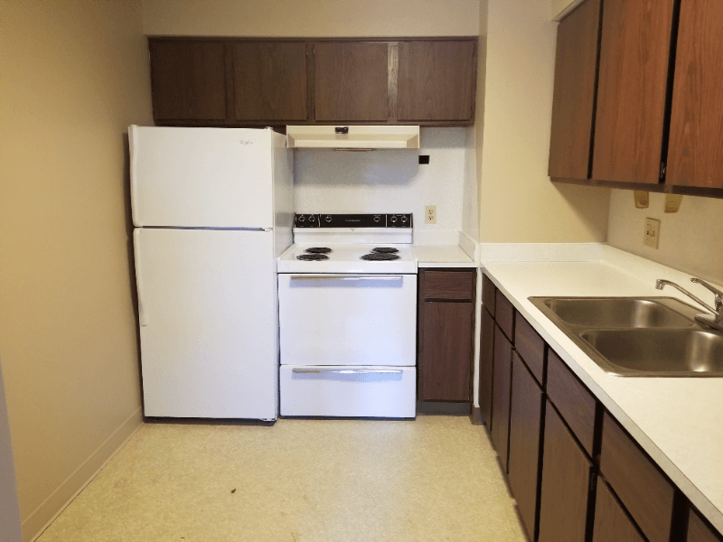 Akron Apartment: 2376 E Market St