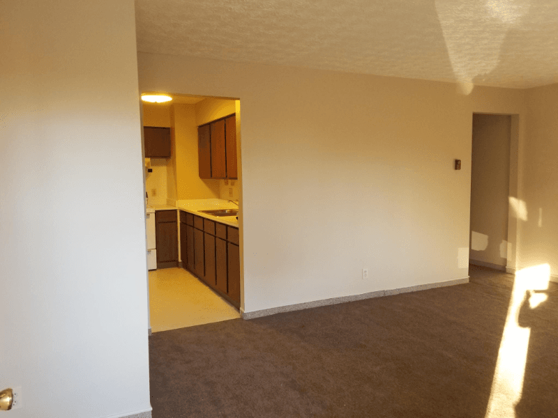 Akron Apartment: 2376 E Market St
