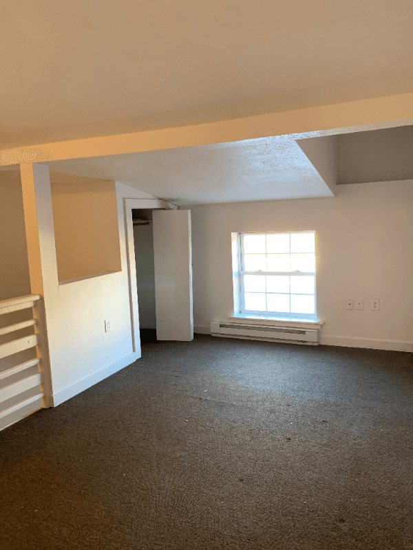 Pawcatuck Apartment: 38 W Broad St