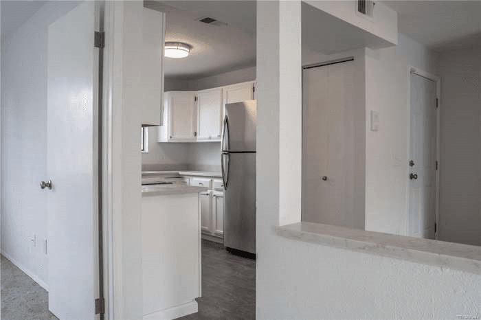 Englewood Apartment: 313 W Lehow Ave