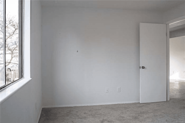 Englewood Apartment: 313 W Lehow Ave