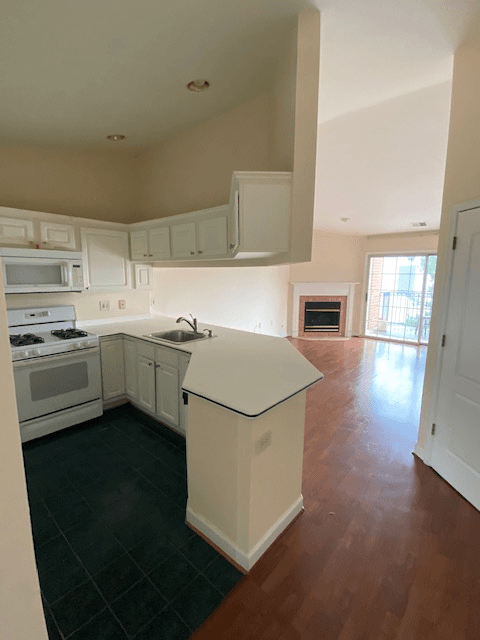 Arlington Condo: 6924 Fairfax Drive
