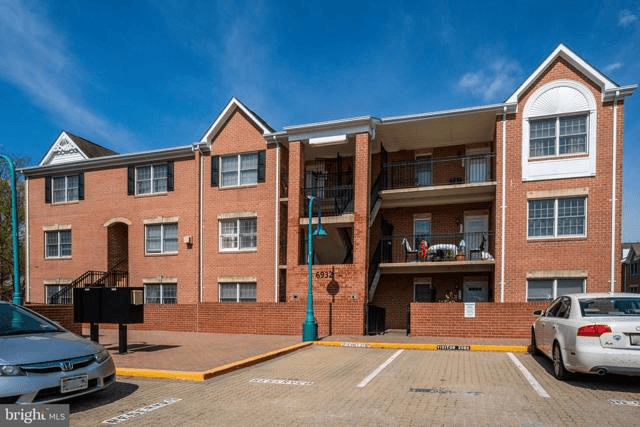 Arlington Condo: 6924 Fairfax Drive