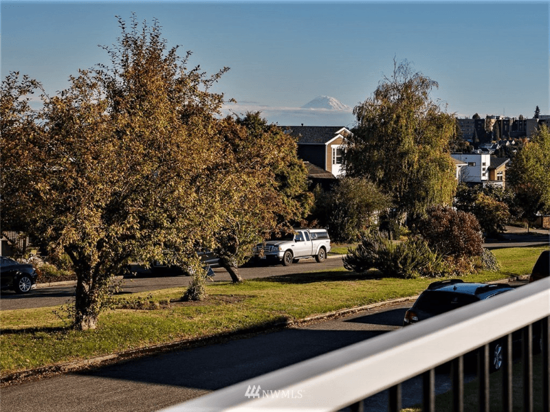 Seattle House: 3903 SW Dakota St