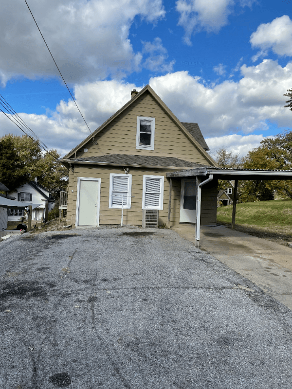 Omaha House: 4663 Marcy St
